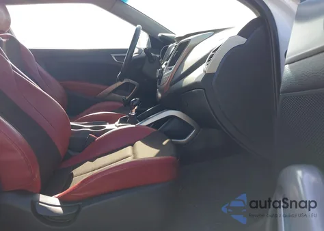 2013 Hyundai Veloster Base W/Red z USA, uszkodzony, nr VIN KMHTC6AD1DU167700